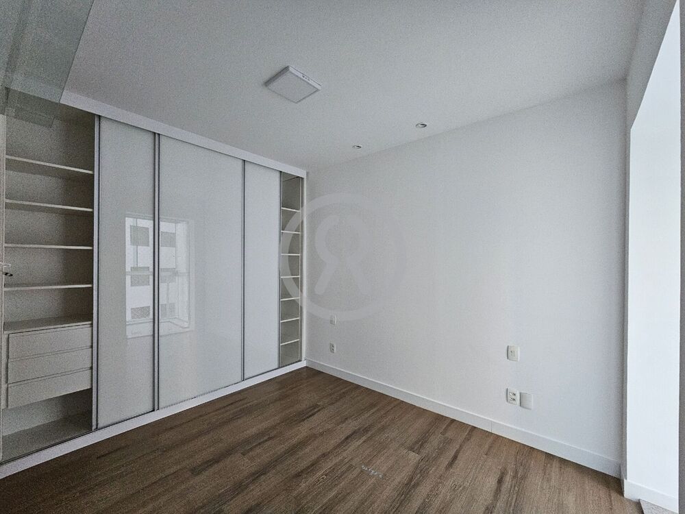 Apartamento à venda com 3 quartos, 107m² - Foto 4
