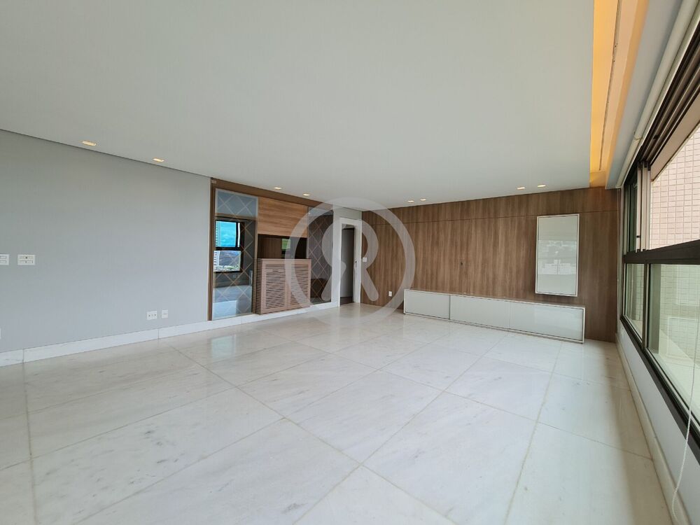 Apartamento à venda com 4 quartos, 278m² - Foto 2