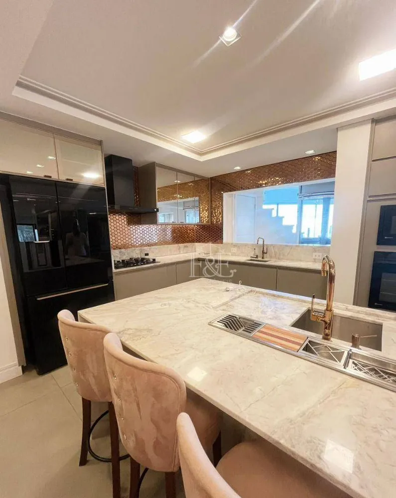 Cobertura, 3 quartos, 350 m² - Foto 1