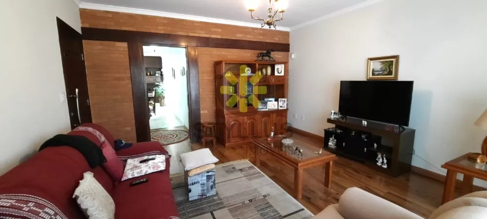 Casa à venda com 3 quartos, 235m² - Foto 4