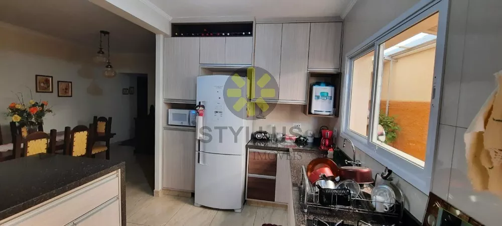 Casa à venda com 3 quartos, 235m² - Foto 13