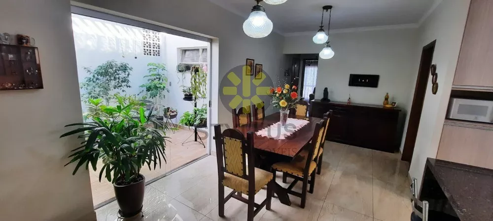 Casa à venda com 3 quartos, 235m² - Foto 15