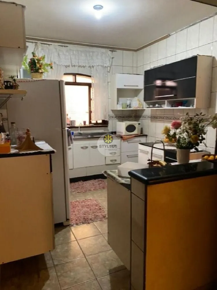 Casa, 4 quartos, 158 m² - Foto 1
