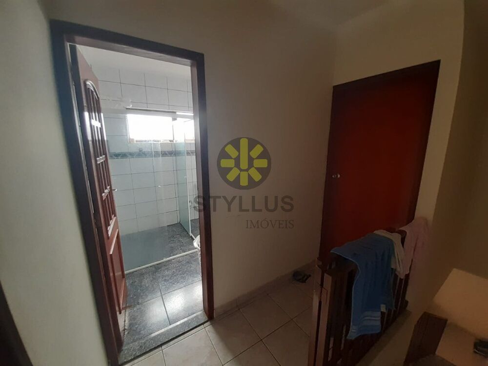 Casa à venda com 5 quartos, 250m² - Foto 14