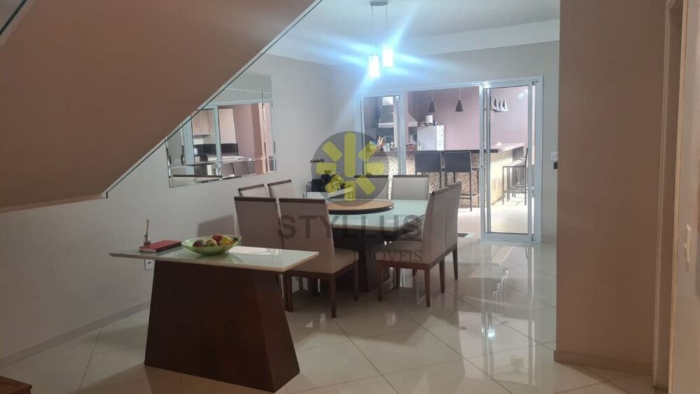 Casa, 3 quartos, 210 m² - Foto 2