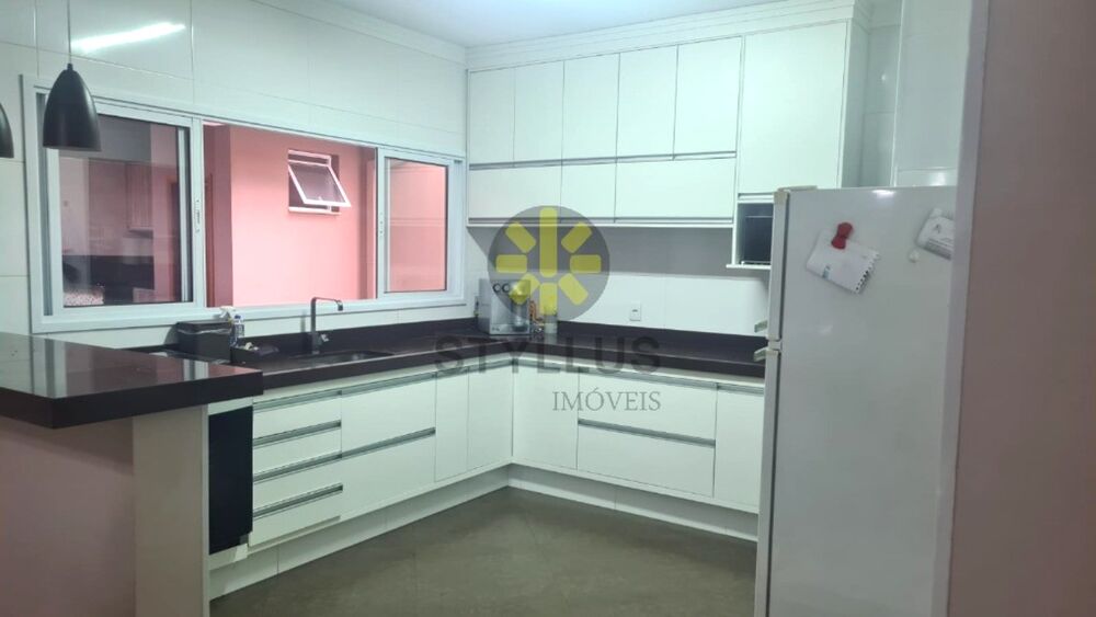 Casa, 3 quartos, 210 m² - Foto 4