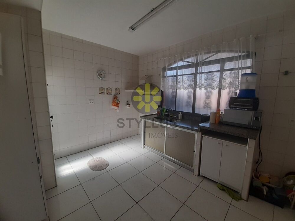 Casa, 4 quartos, 210 m² - Foto 2