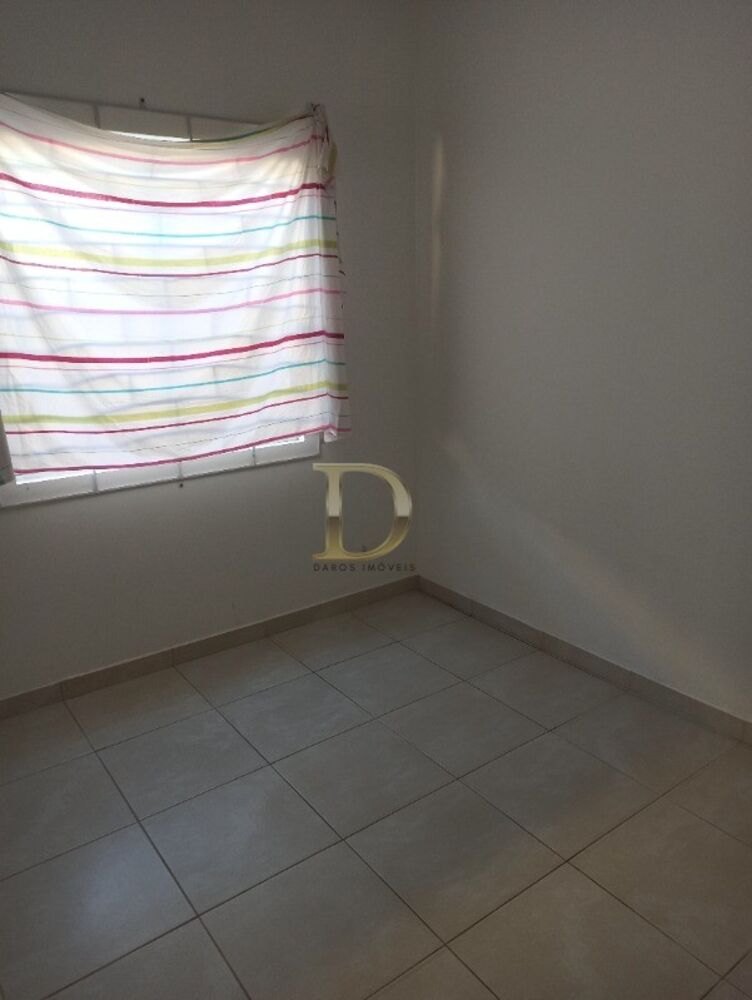 Casa à venda com 2 quartos, 139m² - Foto 4