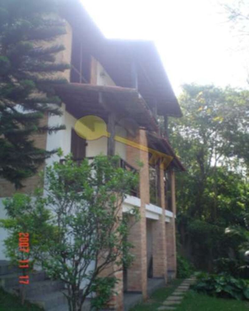 Casa à venda com 3 quartos, 262m² - Foto 1