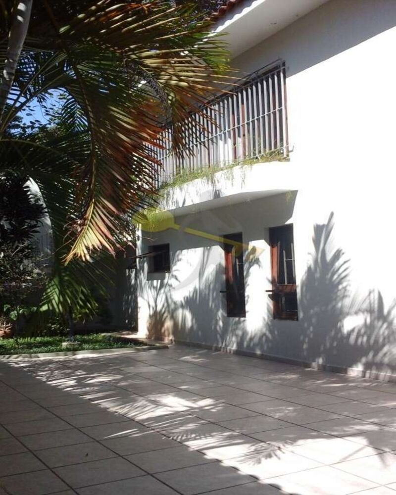 Casa, 4 quartos, 210 m² - Foto 1