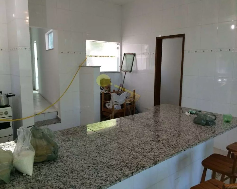 Casa para alugar com 4 quartos, 500m² - Foto 4