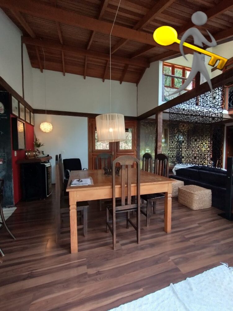 Casa, 3 quartos, 241 m² - Foto 3