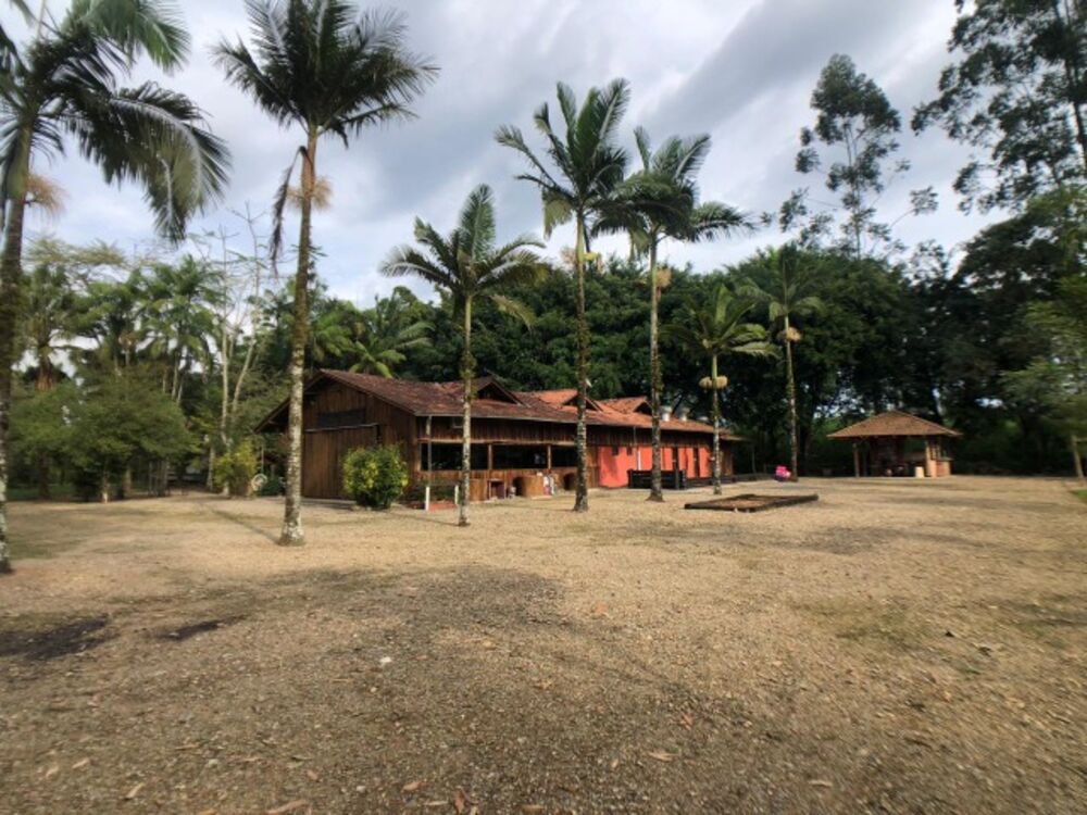 Chácara à venda com 1 quarto, 22422m² - Foto 1