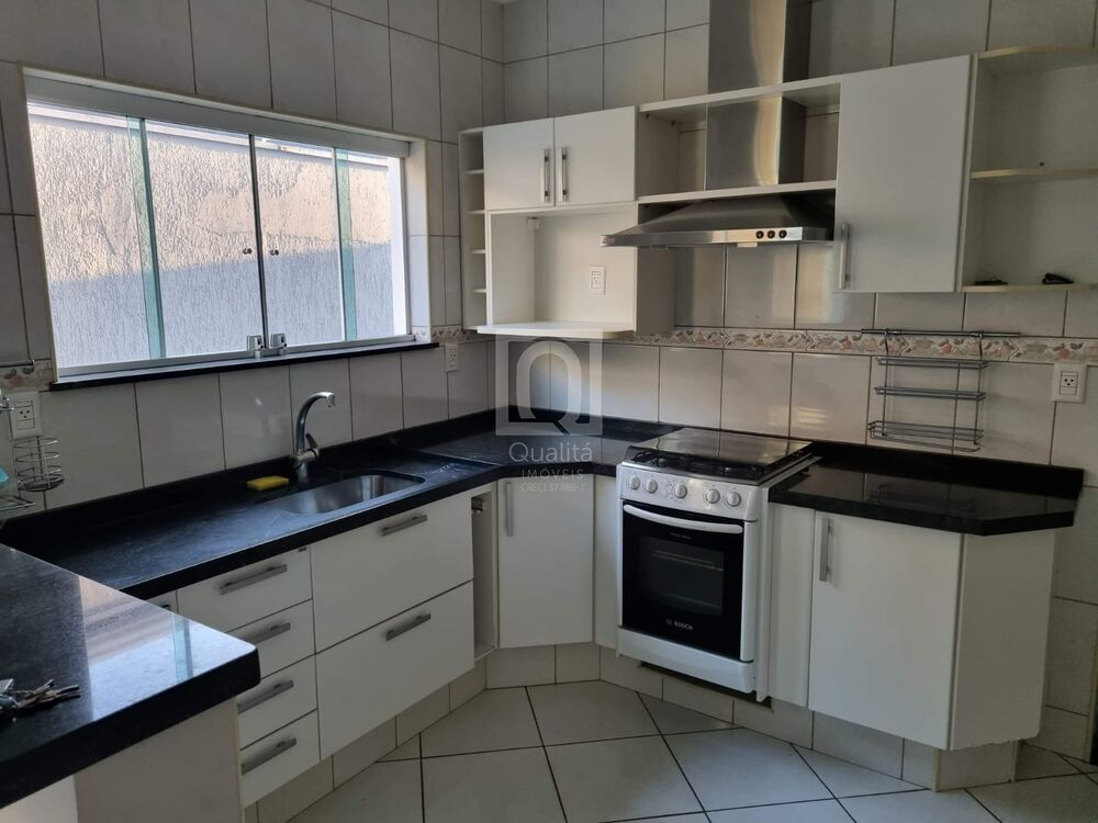 Sobrado à venda com 2 quartos, 173m² - Foto 1