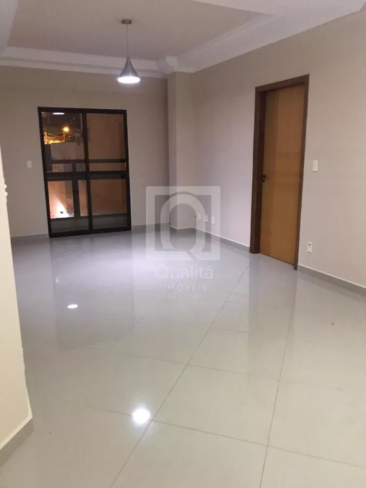 Apartamento à venda com 3 quartos, 115m² - Foto 1