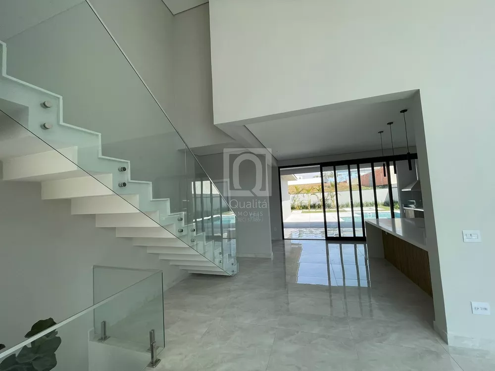 Casa de Condomínio à venda com 4 quartos, 720m² - Foto 1