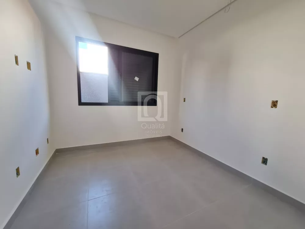 Casa de Condomínio à venda com 3 quartos, 250m² - Foto 4