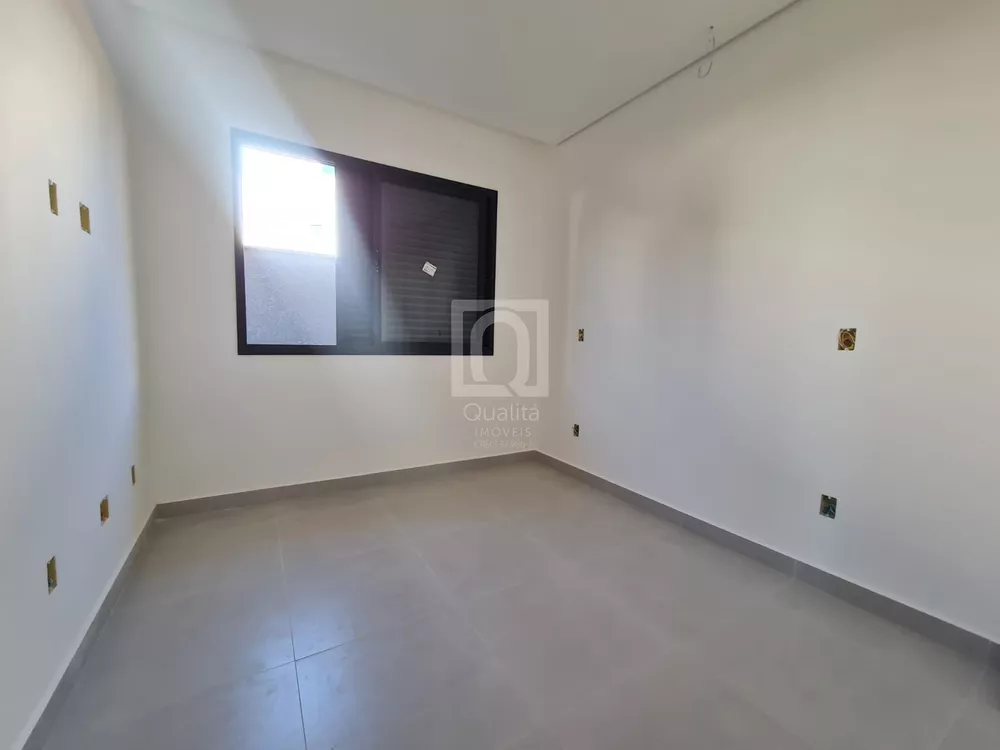 Casa de Condomínio à venda com 3 quartos, 250m² - Foto 3