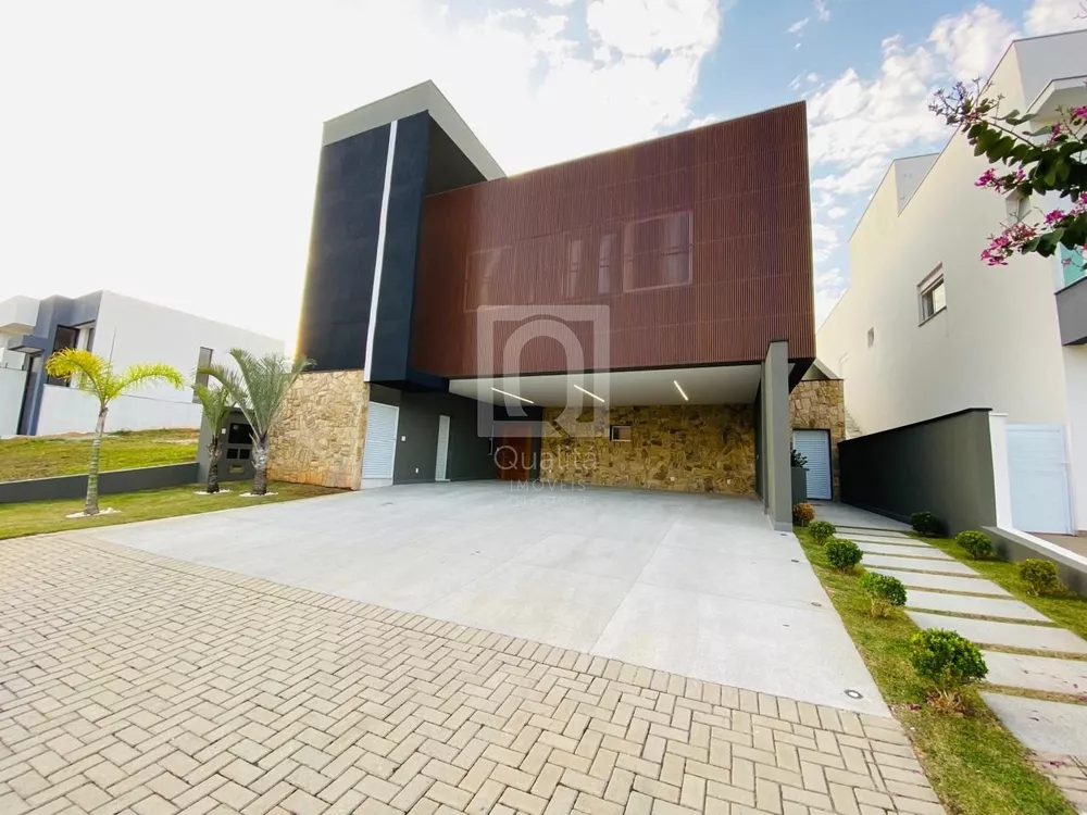 Casa de Condomínio à venda com 4 quartos, 348m² - Foto 1