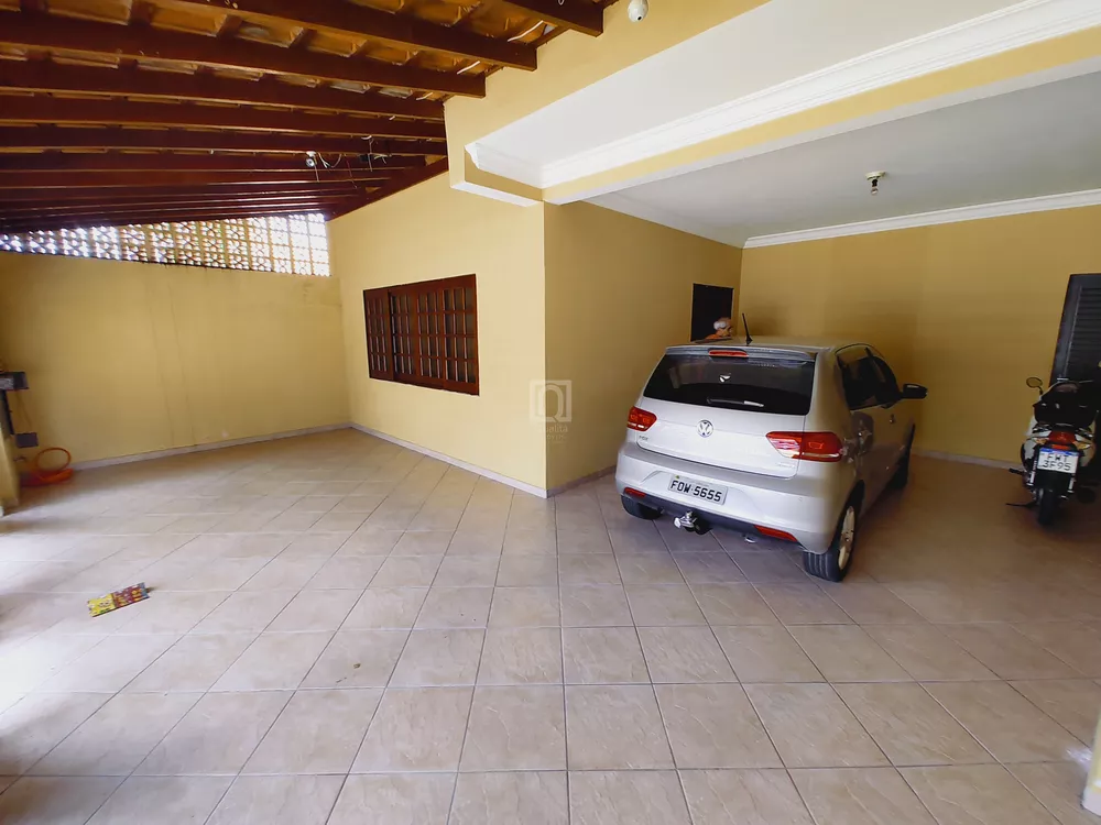 Casa à venda com 3 quartos, 250m² - Foto 11