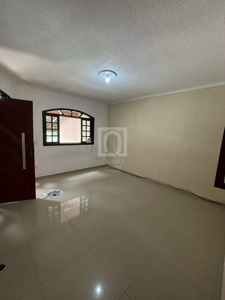 Casa à venda com 2 quartos, 110m² - Foto 1