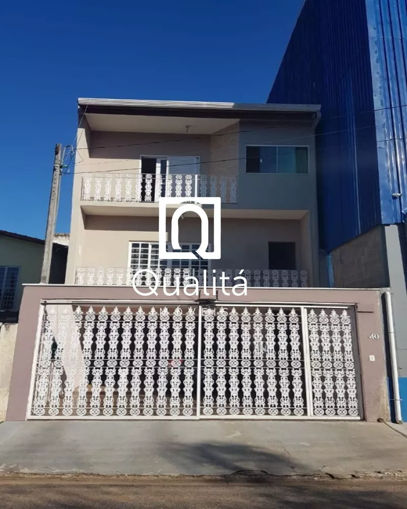 Sobrado à venda com 4 quartos, 186m² - Foto 1