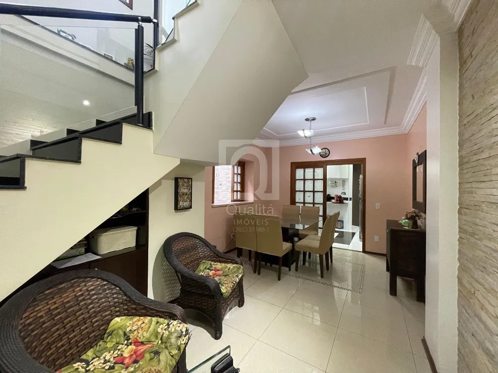 Sobrado, 3 quartos, 173 m² - Foto 1