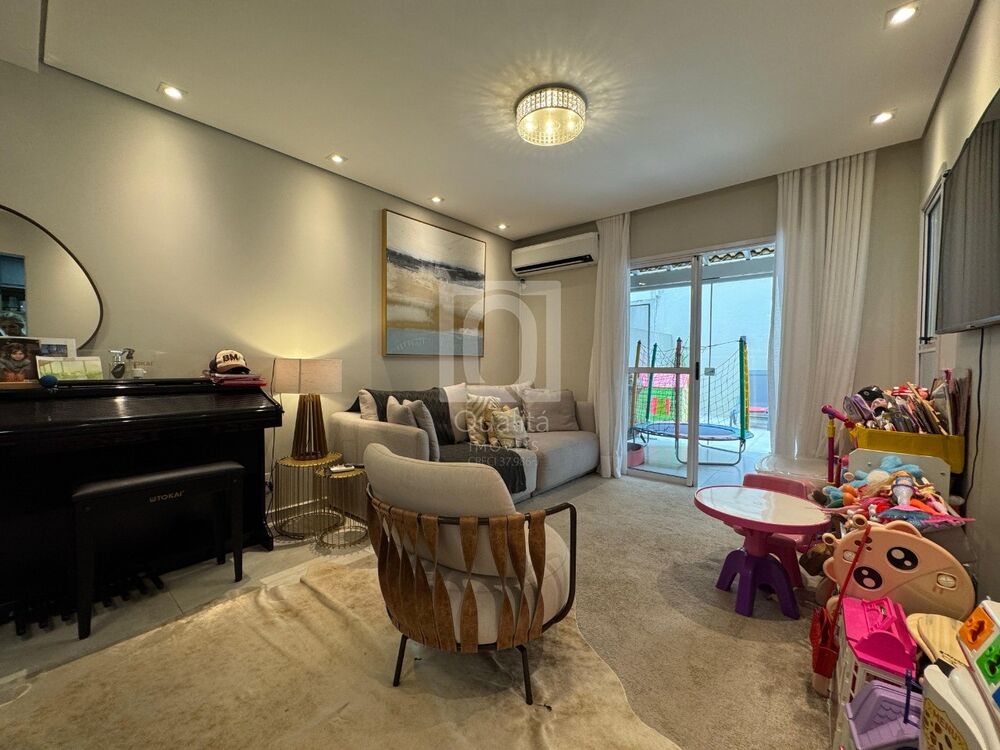 Casa de Condomínio à venda com 3 quartos, 160m² - Foto 2