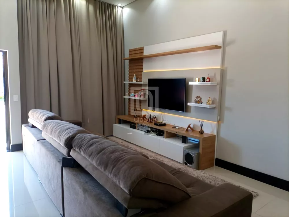 Casa de Condomínio à venda com 3 quartos, 250m² - Foto 1