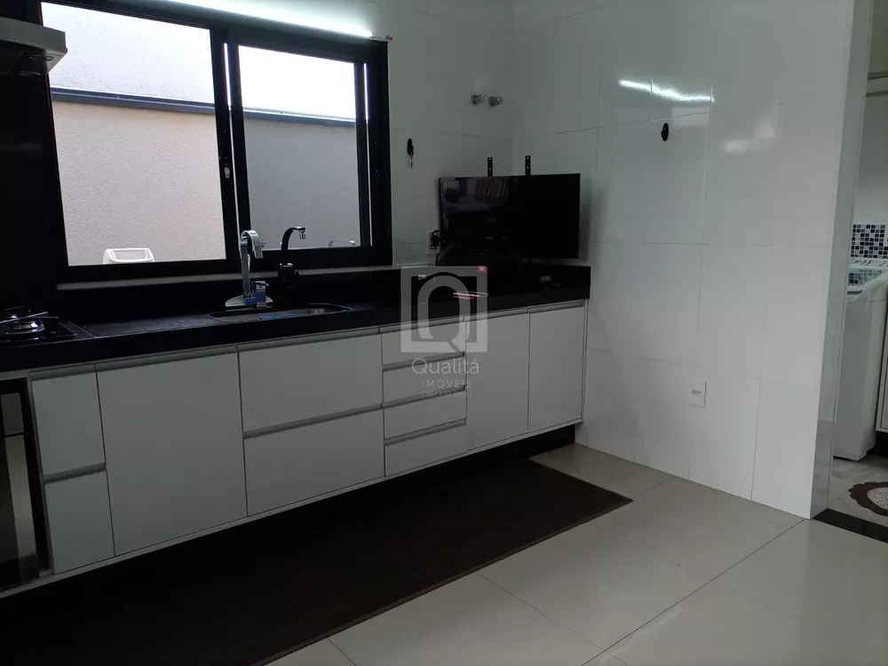 Casa de Condomínio à venda com 3 quartos, 250m² - Foto 3