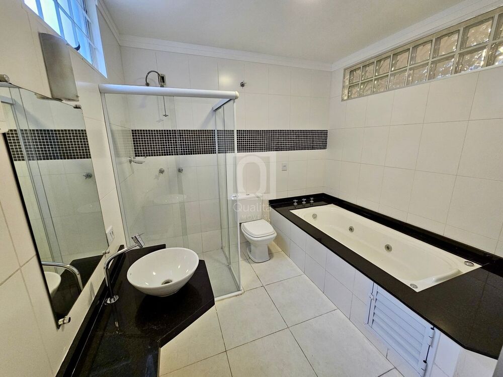 Casa à venda com 4 quartos, 242m² - Foto 6