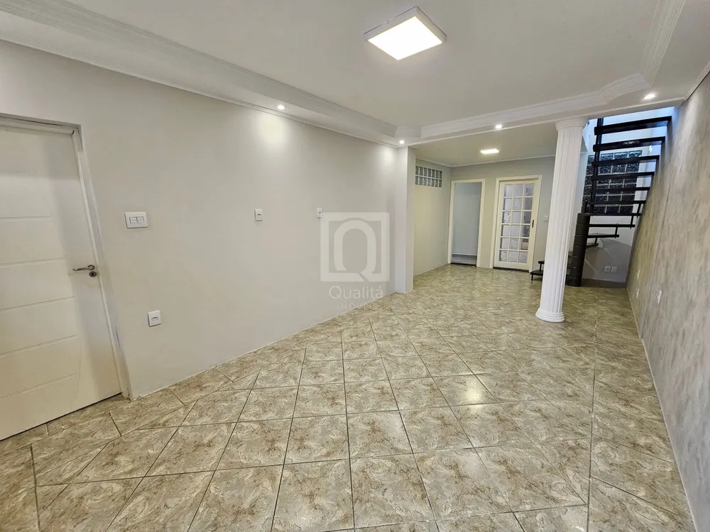 Casa, 4 quartos, 242 m² - Foto 2