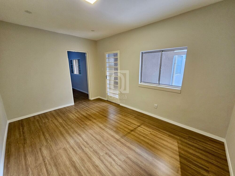 Casa à venda com 4 quartos, 242m² - Foto 5