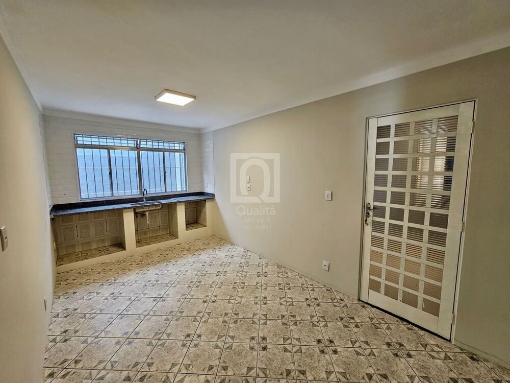 Casa à venda com 4 quartos, 242m² - Foto 3