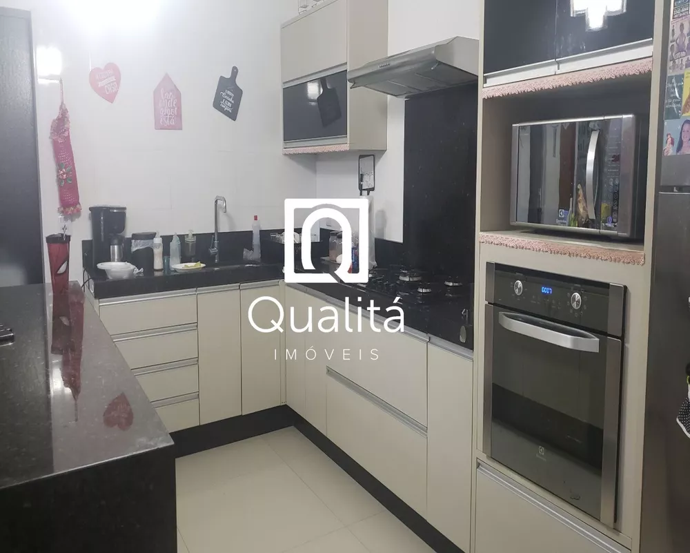 Casa de Condomínio à venda com 5 quartos, 350m² - Foto 2