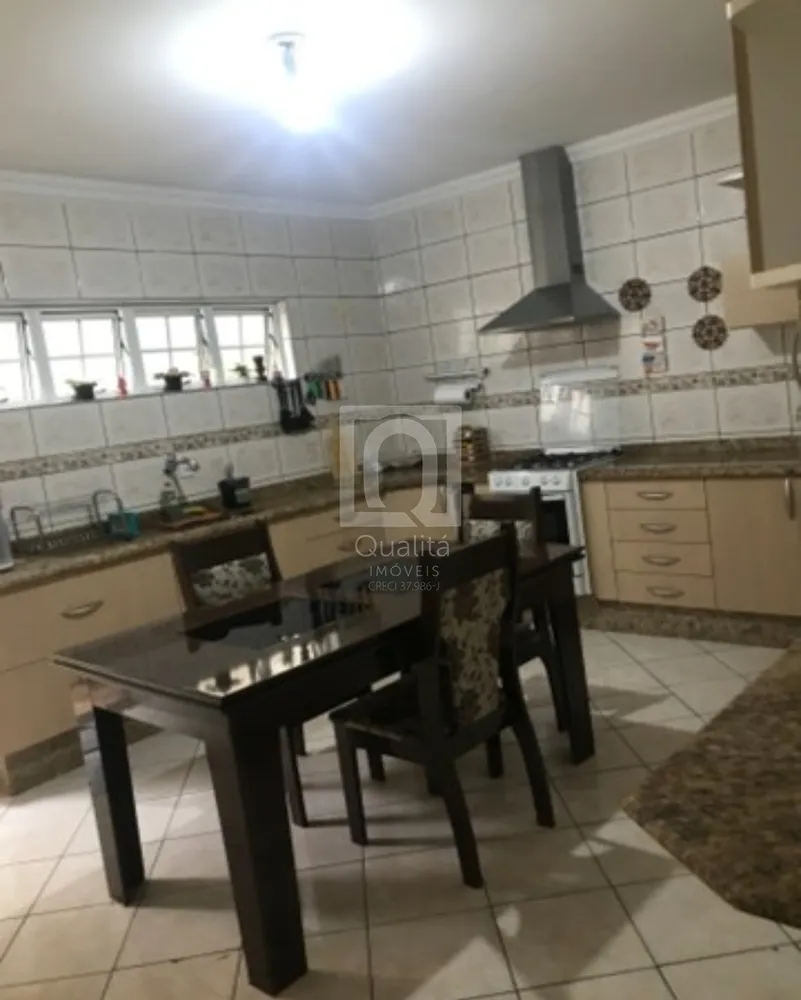 Sobrado, 3 quartos, 207 m² - Foto 1