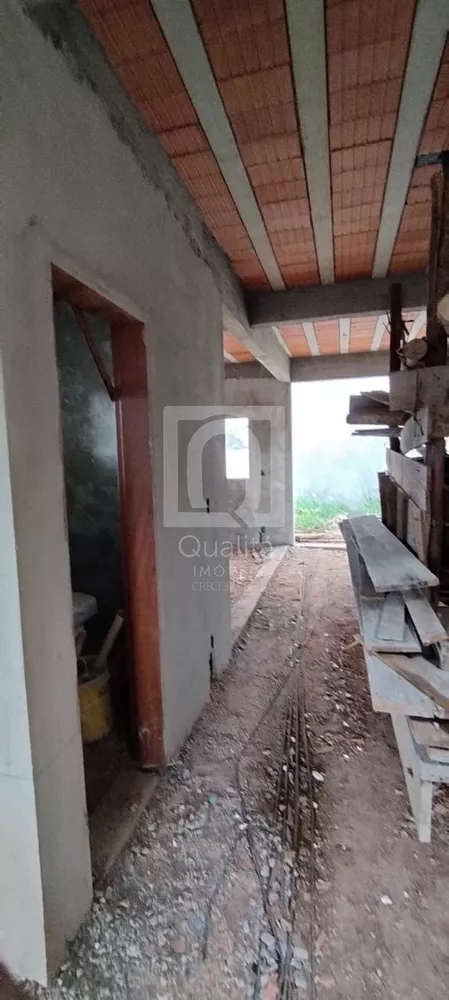 Casa de Condomínio à venda com 3 quartos, 210m² - Foto 3