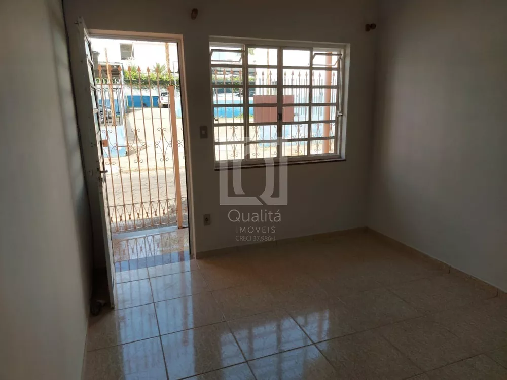 Casa à venda com 3 quartos, 152m² - Foto 2