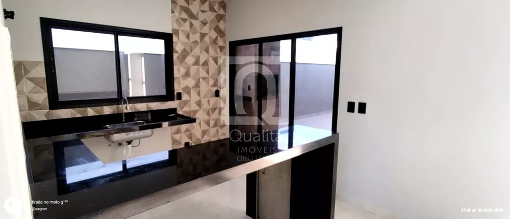 Casa de Condomínio à venda com 3 quartos, 200m² - Foto 2