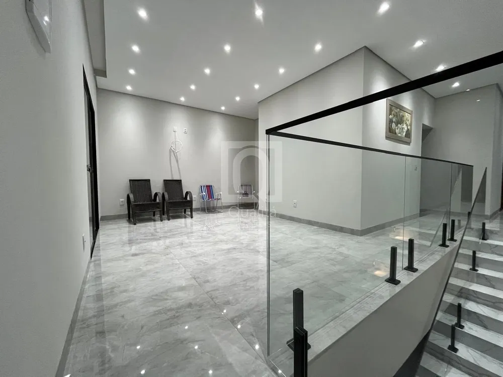 Casa, 4 quartos, 190 m² - Foto 1