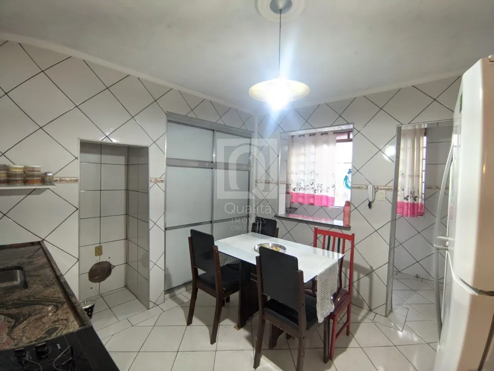 Sobrado, 3 quartos, 242 m² - Foto 2