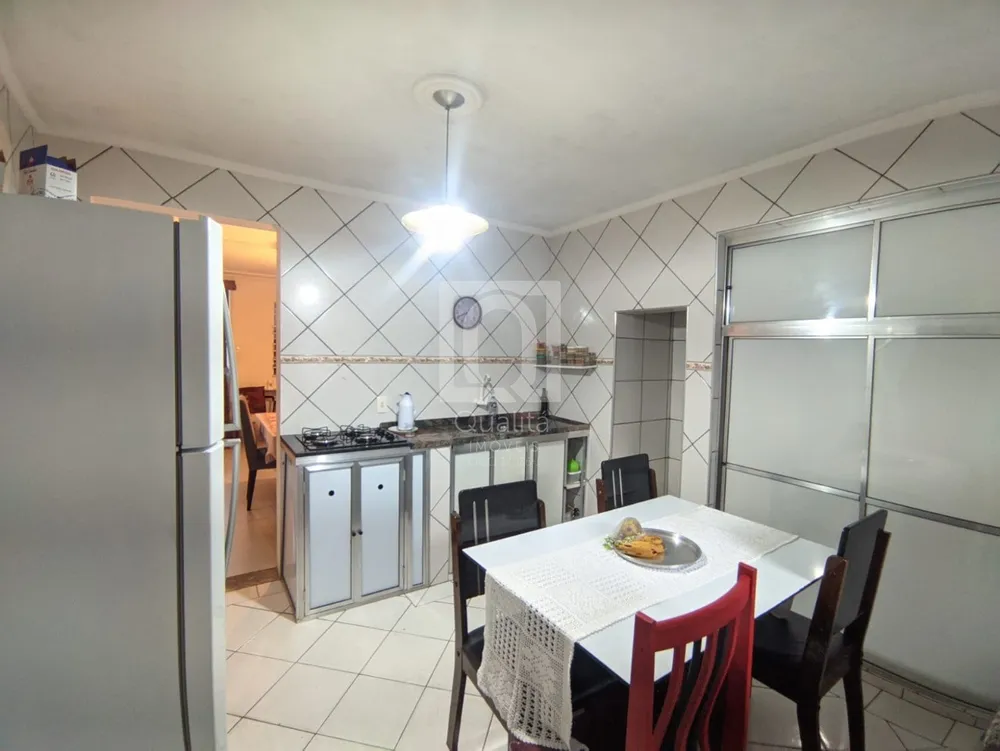 Sobrado, 3 quartos, 242 m² - Foto 1