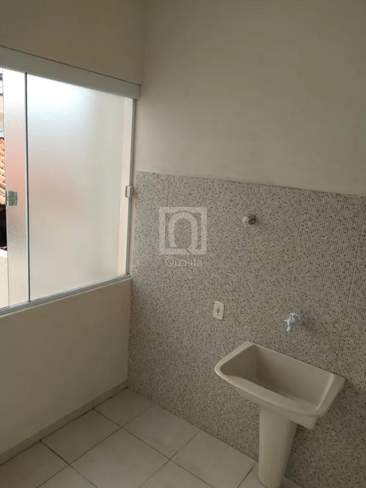 Casa à venda com 2 quartos, 150m² - Foto 11