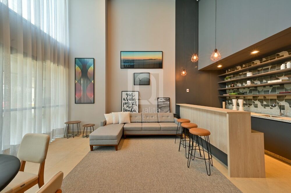 Apartamento à venda com 4 quartos, 215m² - Foto 2
