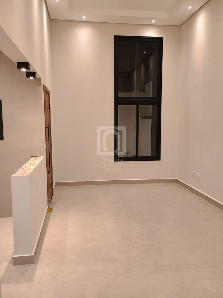Casa à venda com 2 quartos, 145m² - Foto 2