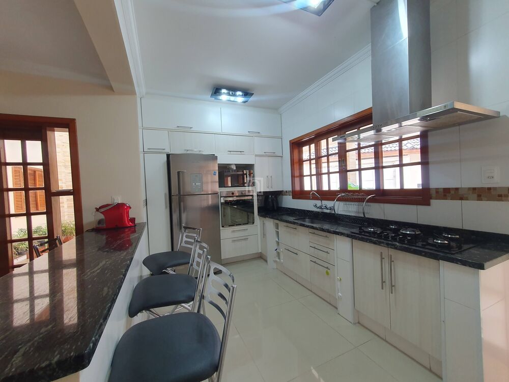 Sobrado, 3 quartos, 330 m² - Foto 2