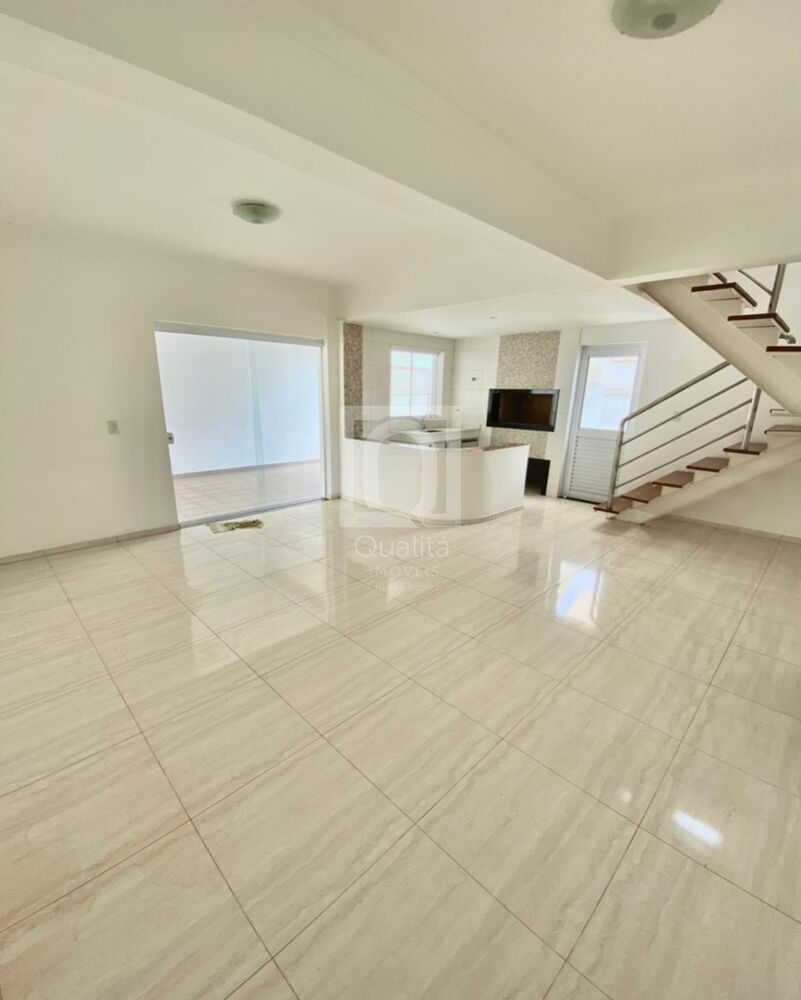 Sobrado, 2 quartos, 175 m² - Foto 1