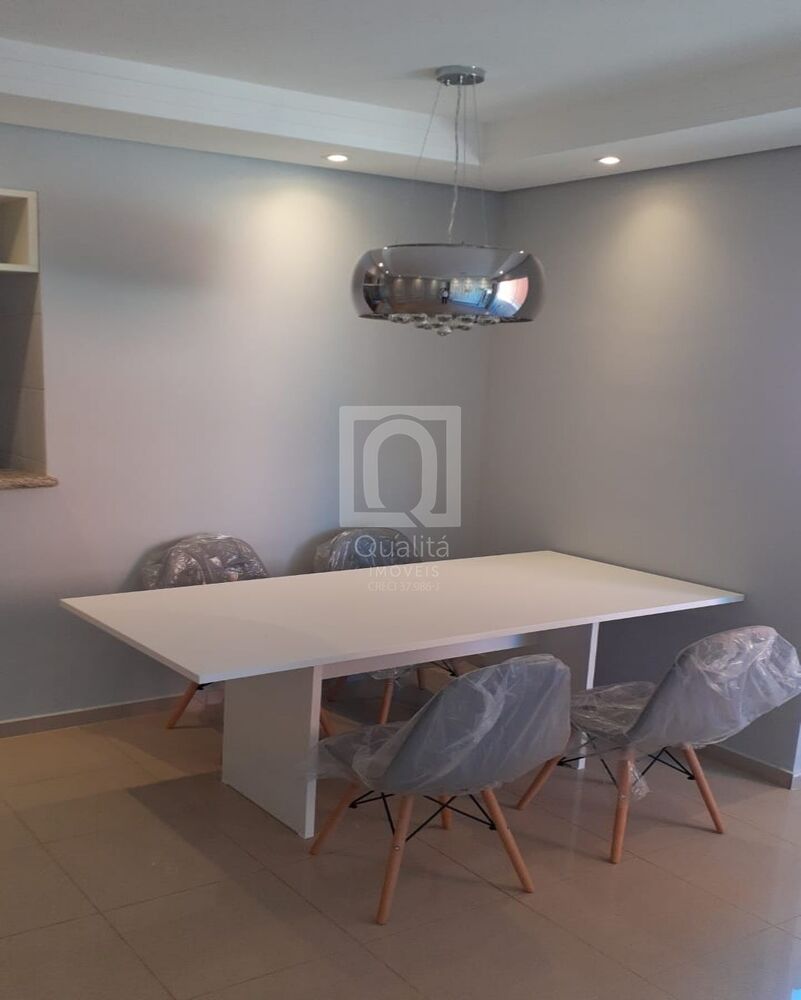 Apartamento à venda com 2 quartos, 70m² - Foto 2