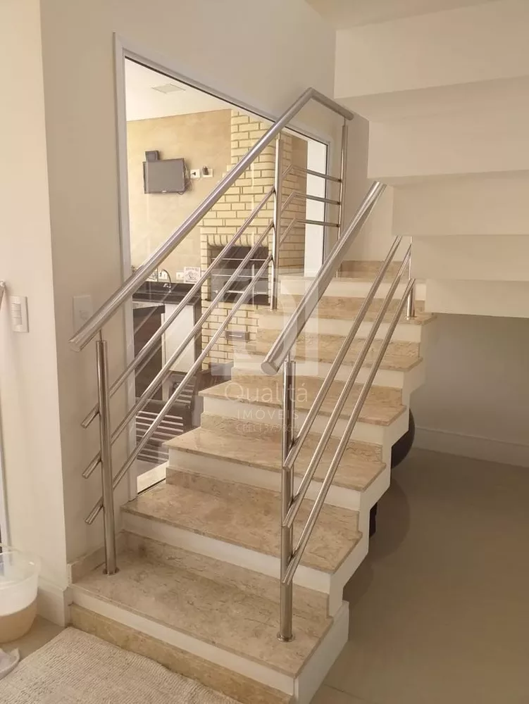 Casa de Condomínio à venda com 3 quartos, 300m² - Foto 3