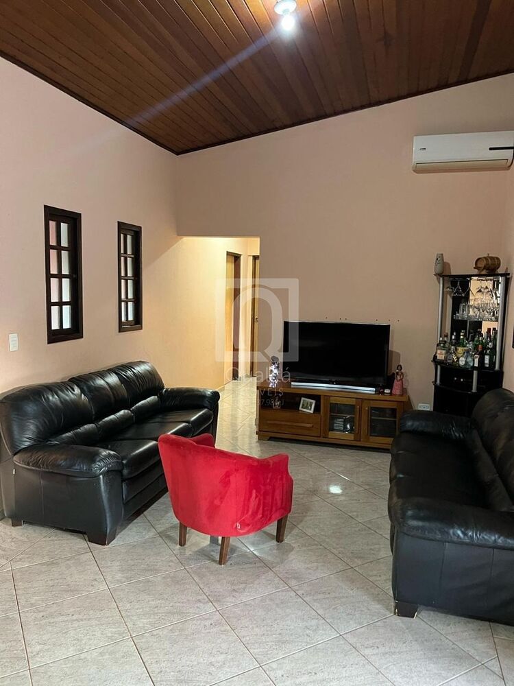 Chácara à venda com 3 quartos, 1000m² - Foto 1